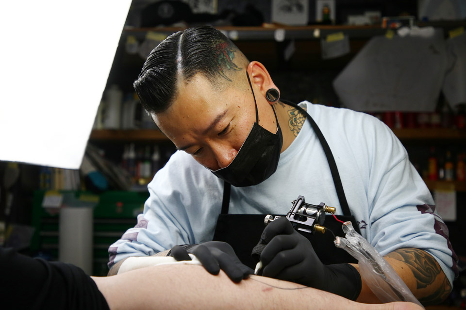 タトゥーは自分を進化させるカルチャー Killer Line Tattoo の彫昂さん Things シングス 新潟のローカルなwebマガジン