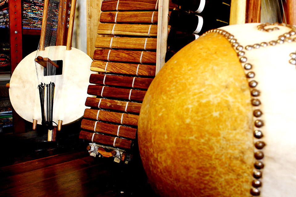 ジャンベをはじめアフリカの民族楽器を販売している「JUNJUN 